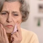 Helping older people maintain their oral health